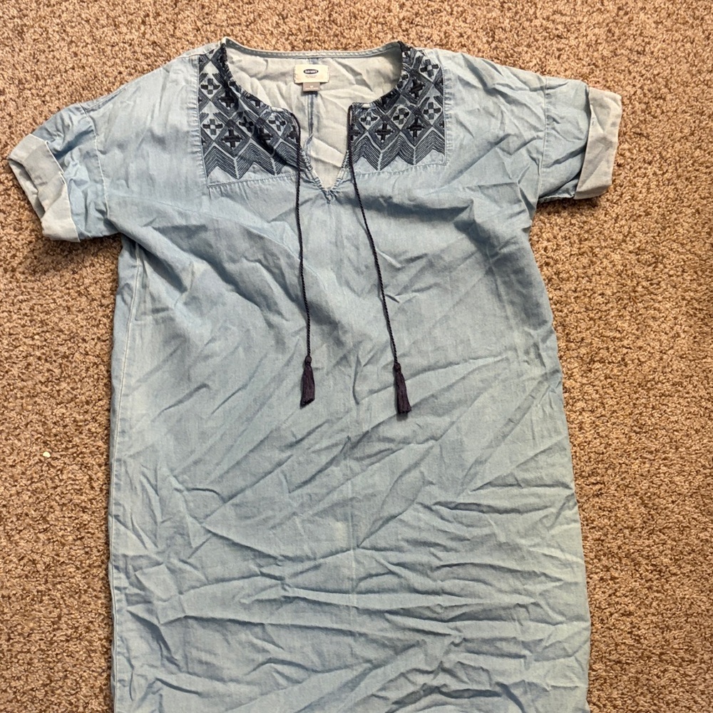 Old Navy Light Blue Embroidered Chambray Shift Dress